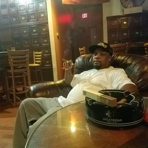 Meet your Posher, Lawrence